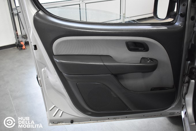 FIAT Doblò 1.9 MJ Combi 5 p.ti N1